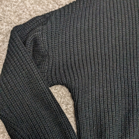 (2/$25) Ardene dropped shoulder sunray open back rib knit sweater black - Picture 5 of 14